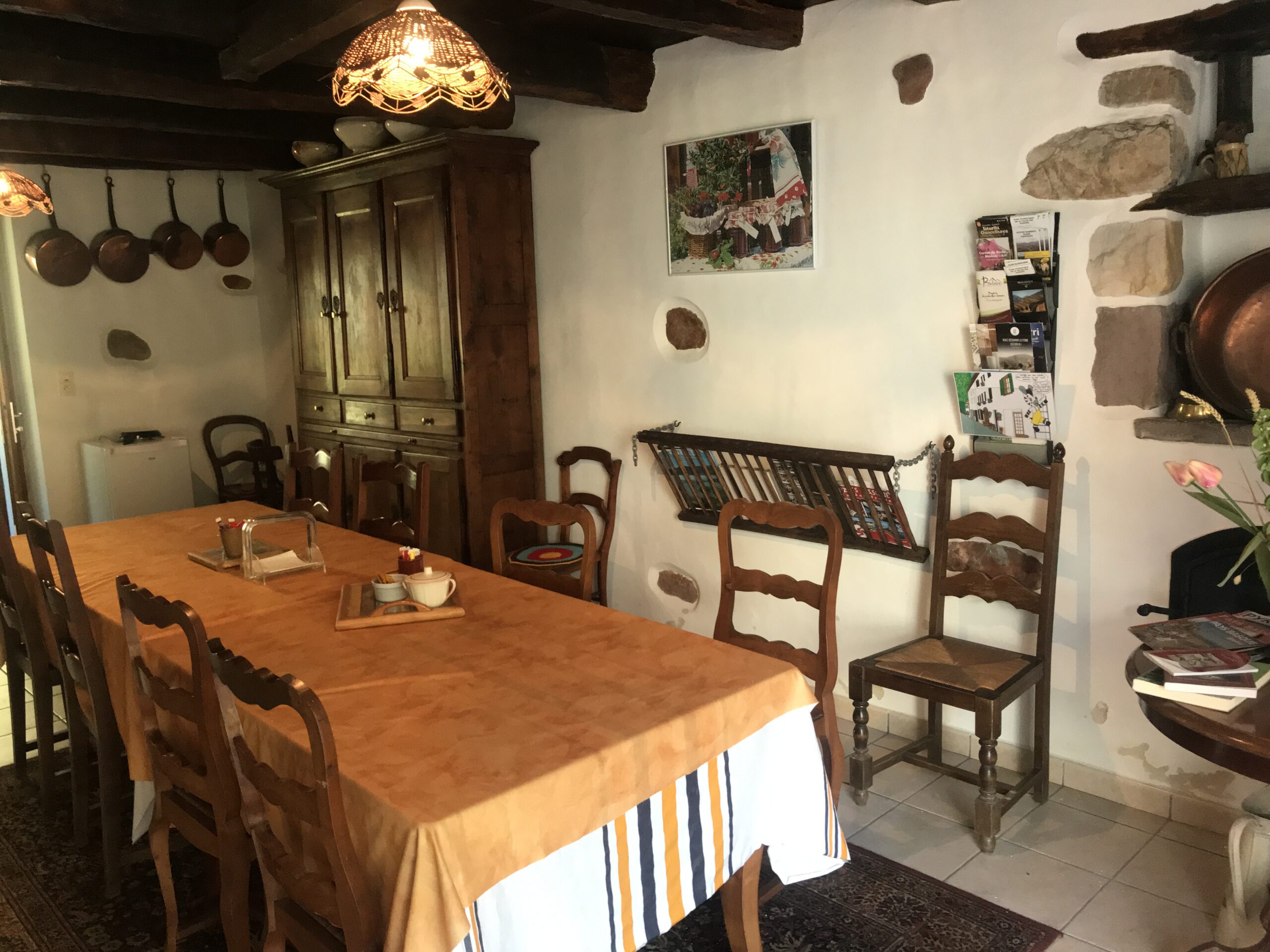 Chambre 4 salle à manger petit déjeuner